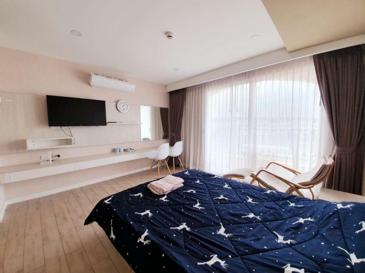 Seven Seas Condo By Dmitrii ジョムティエンビーチ エクステリア 写真