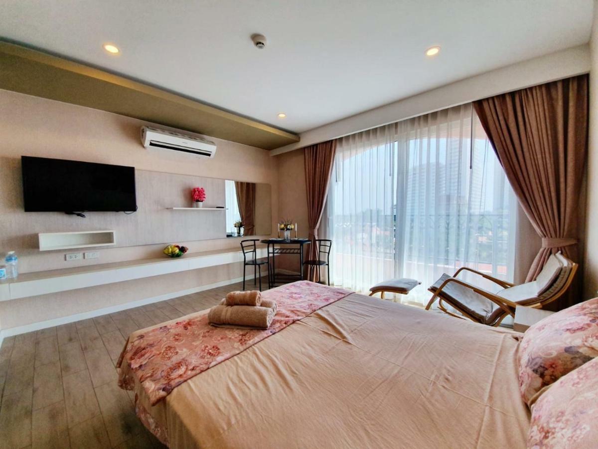 Seven Seas Condo By Dmitrii ジョムティエンビーチ エクステリア 写真