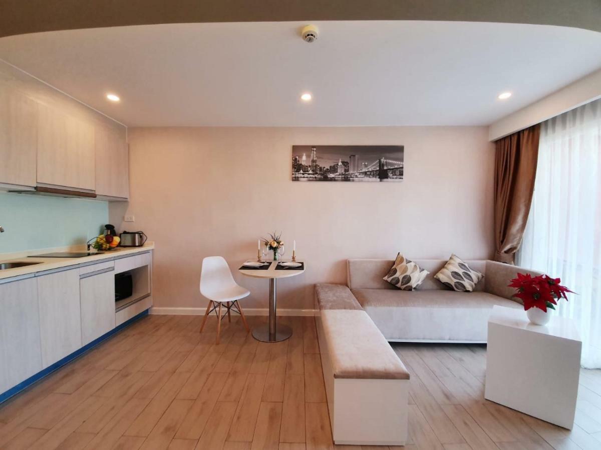 Seven Seas Condo By Dmitrii ジョムティエンビーチ エクステリア 写真
